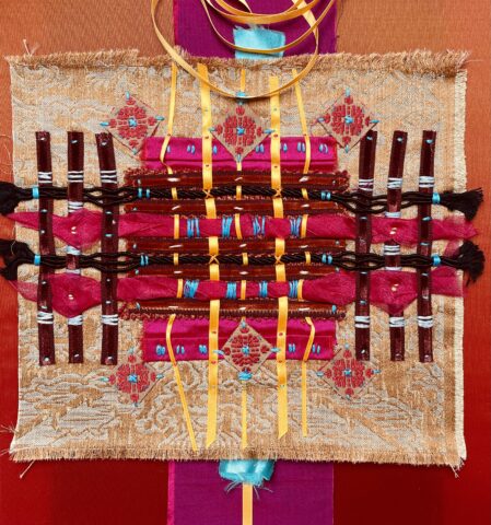 Création structure tissage, mélangeant soie, fils de coton couleur.